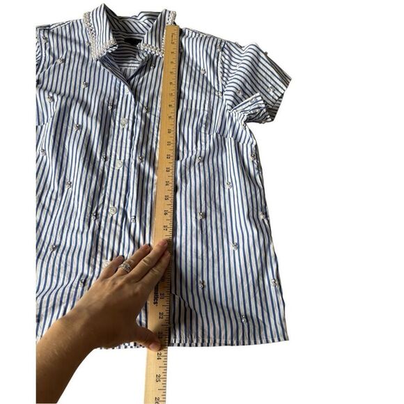 Talbots EMBELLISHED SHORT SHIRT Blouse size S White Blue DAFFODIL STRIPE Button - Picture 7 of 9